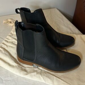 Poppy Barley Original Chelsea Boots in Black like new size 9